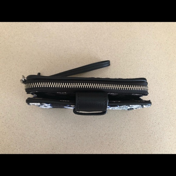 🖤Vera Bradley Wristlet Wallet 🖤 - Picture 9 of 13